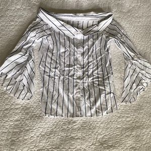 Leith off shoulder Bell sleeves  SIZE MEDIUM